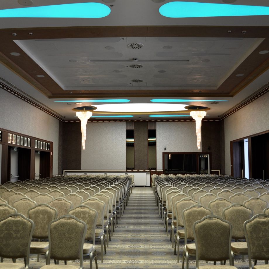 Aura-Ball room