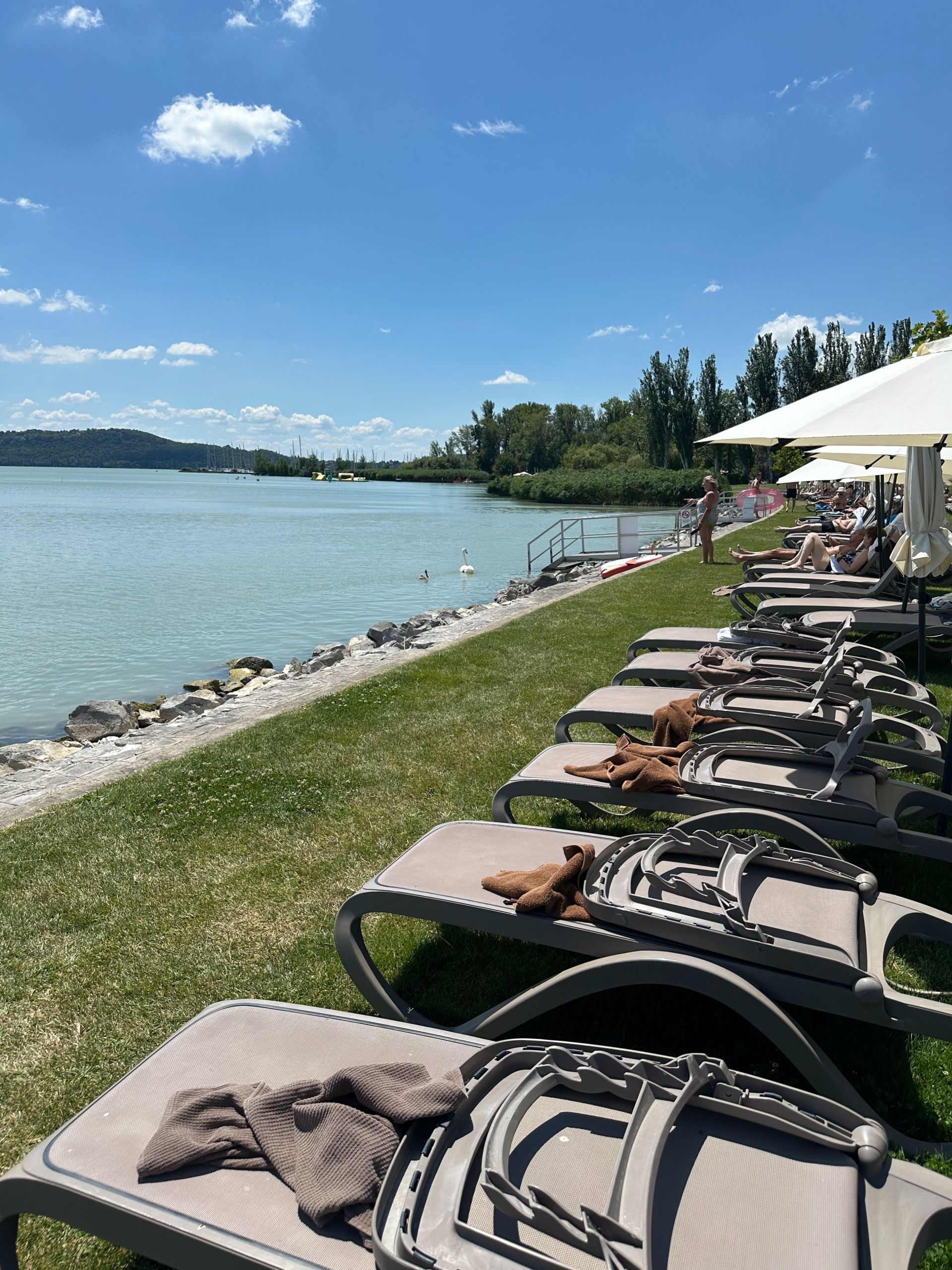 Vízpart, strand, kültéri medencék