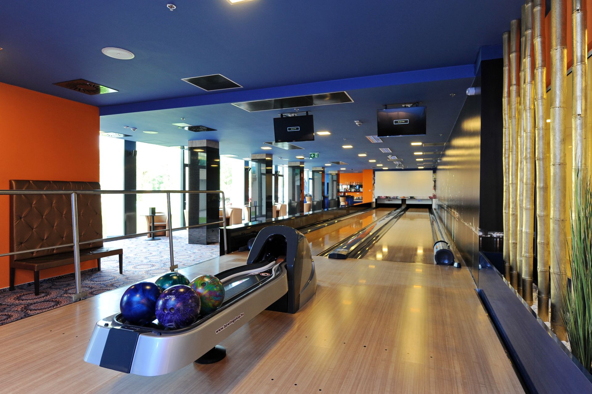Bowling club