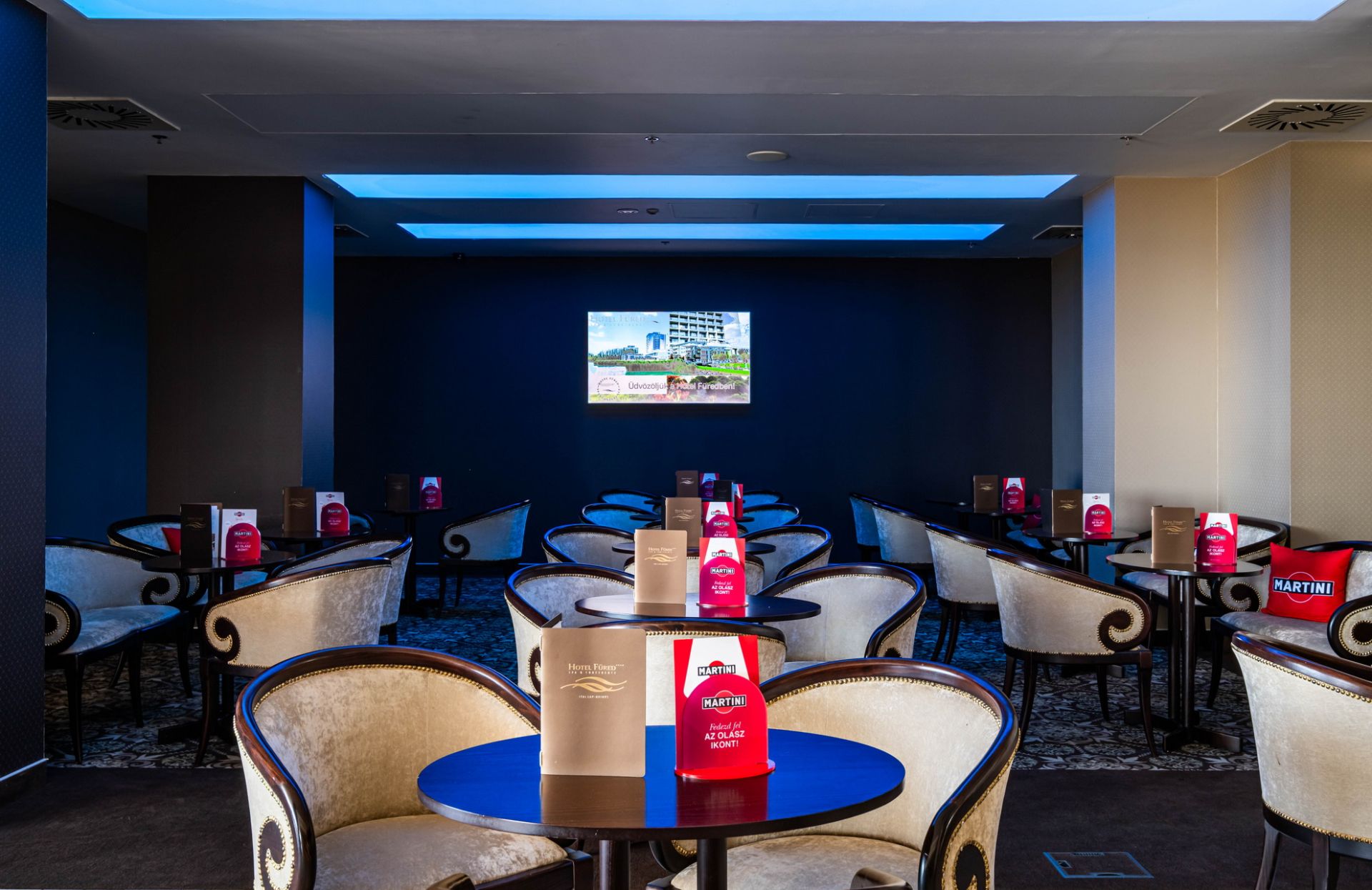 Lobby bar