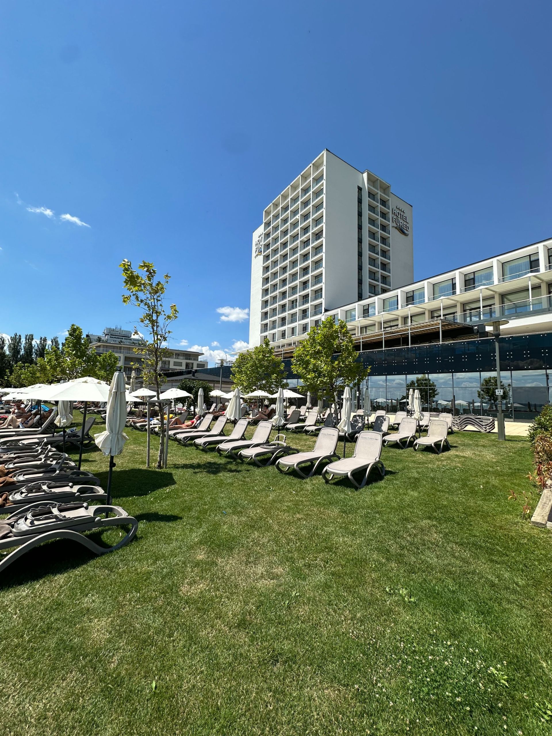 Vízpart, strand, kültéri medencék