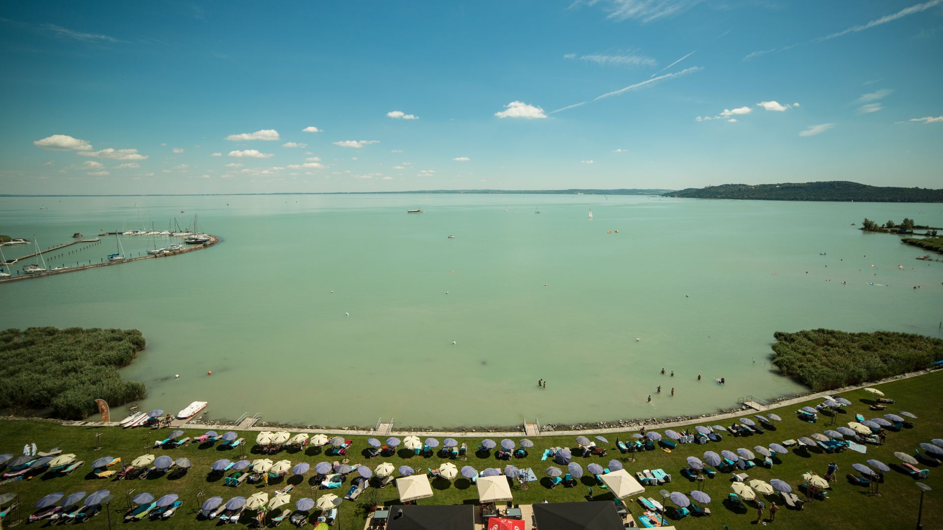 Vízpart, strand, kültéri medencék