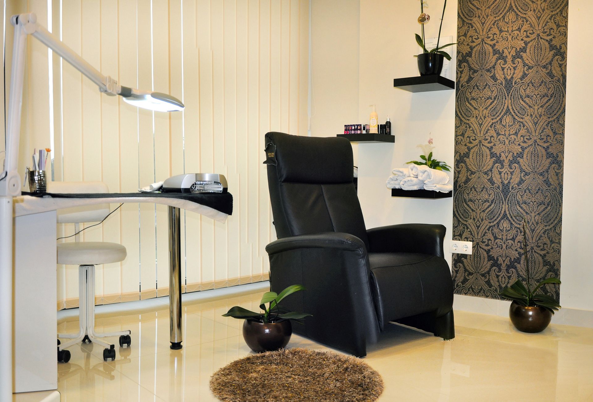 Manicure & Pedicure