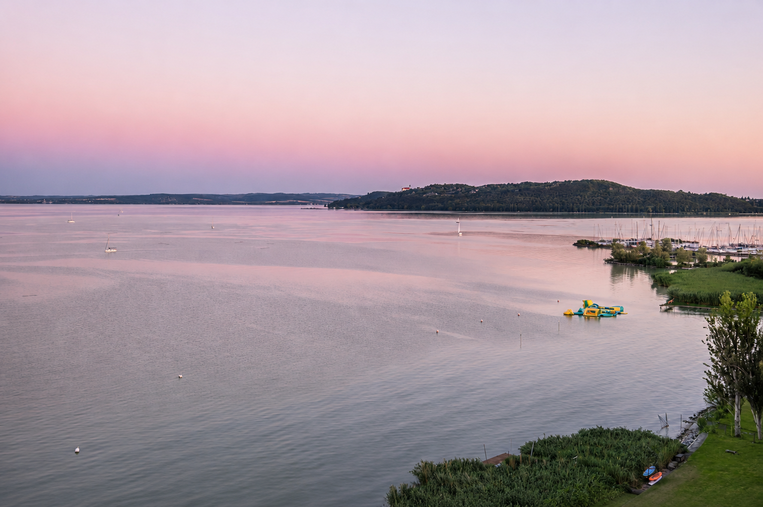 Vízpart, strand, kültéri medencék