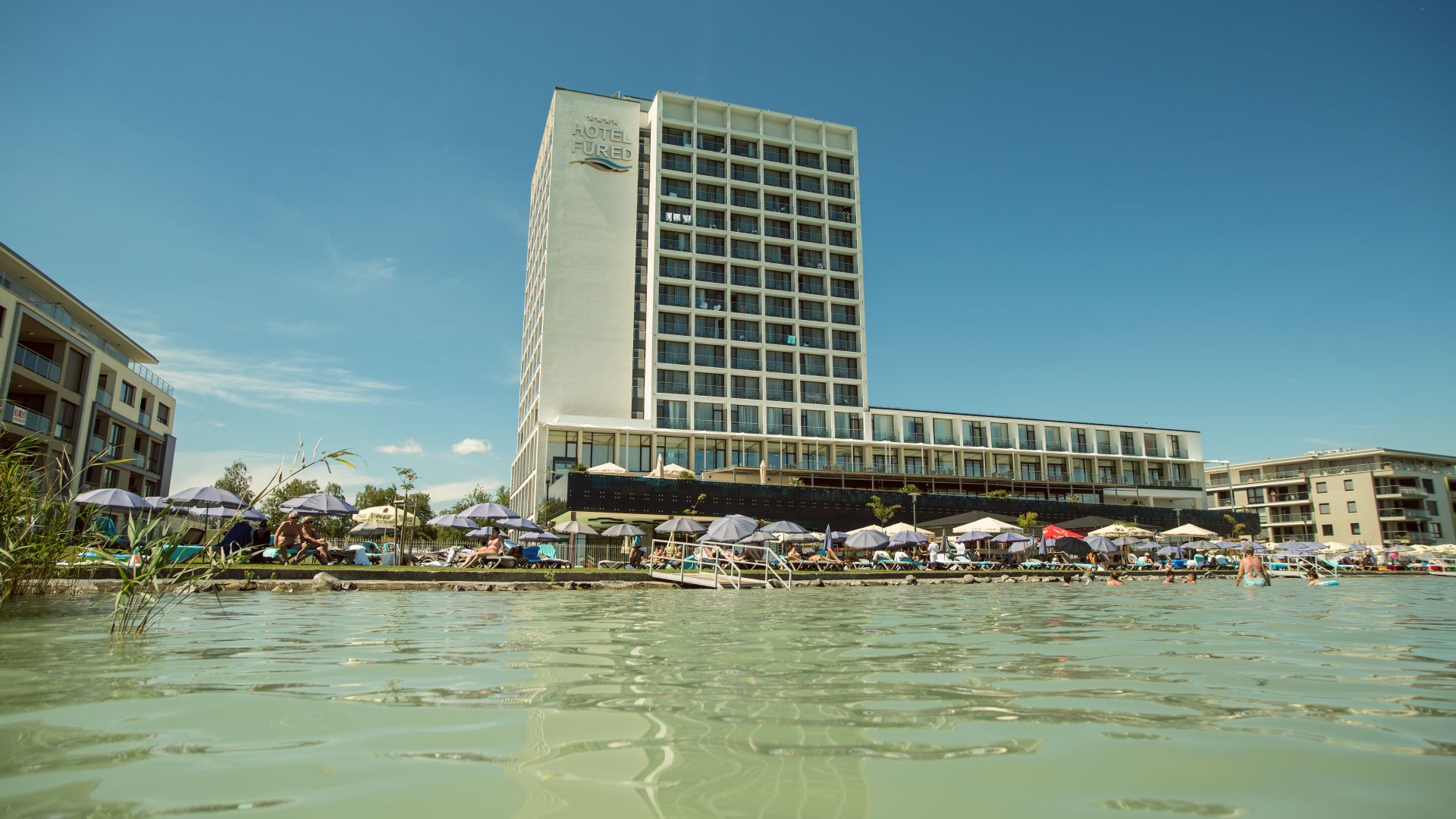 Vízpart, strand, kültéri medencék