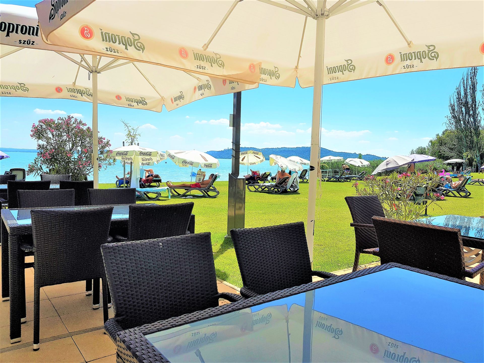 Vízpart, strand, kültéri medencék