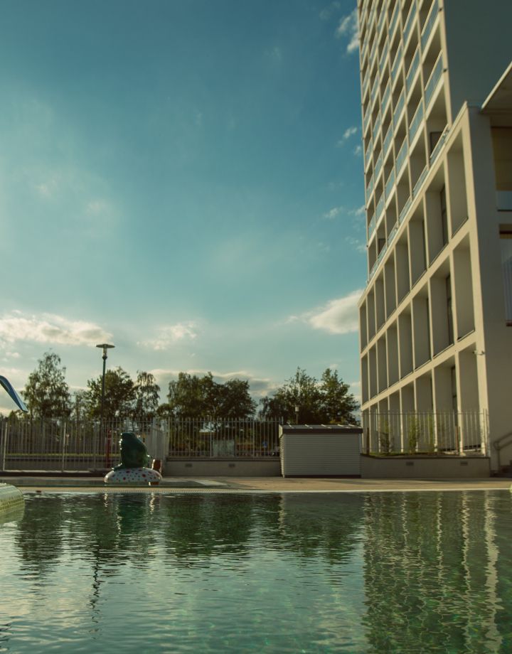 Vízpart, strand, kültéri medencék