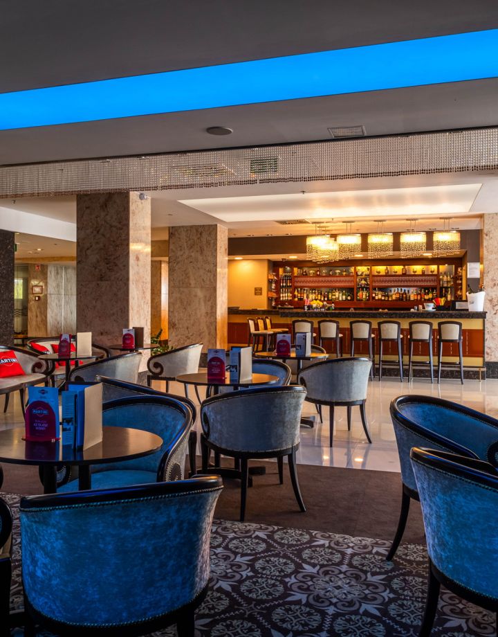 Lobby bar