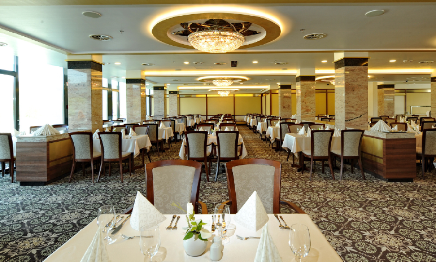 Szakácsot keresünk